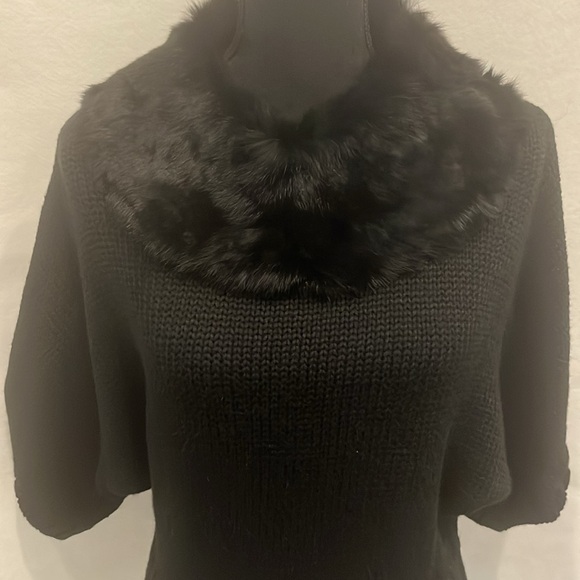 Bebe fur collar black sweater - Picture 1 of 7